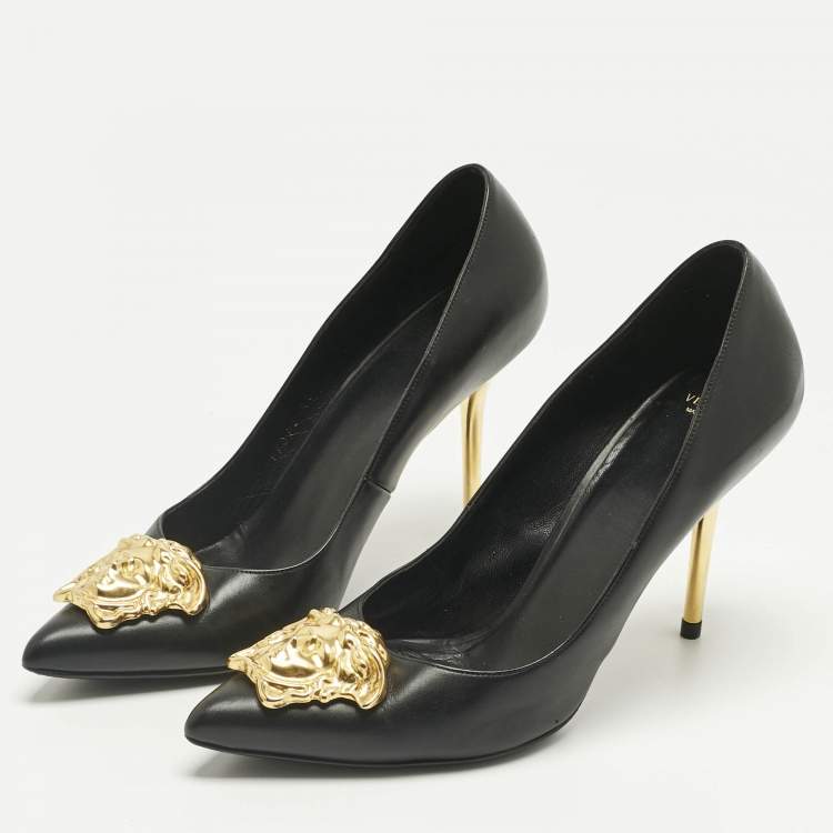 Pre Owned Versace Black Leather Medusa Embellished Pointed Toe Pumps Size 40