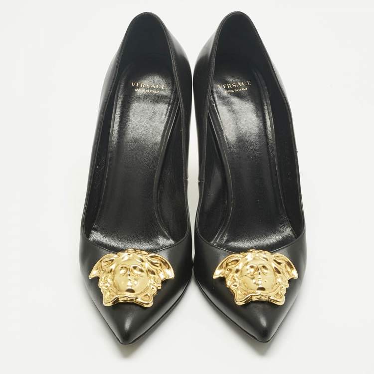 Pre Owned Versace Black Leather Medusa Embellished Pointed Toe Pumps Size 40