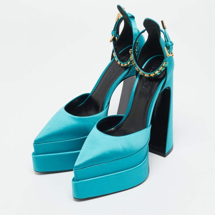 مملوكة مسبقًا Versace Medusa Crystal Size 38 Teal Green Satin Platform Pumps