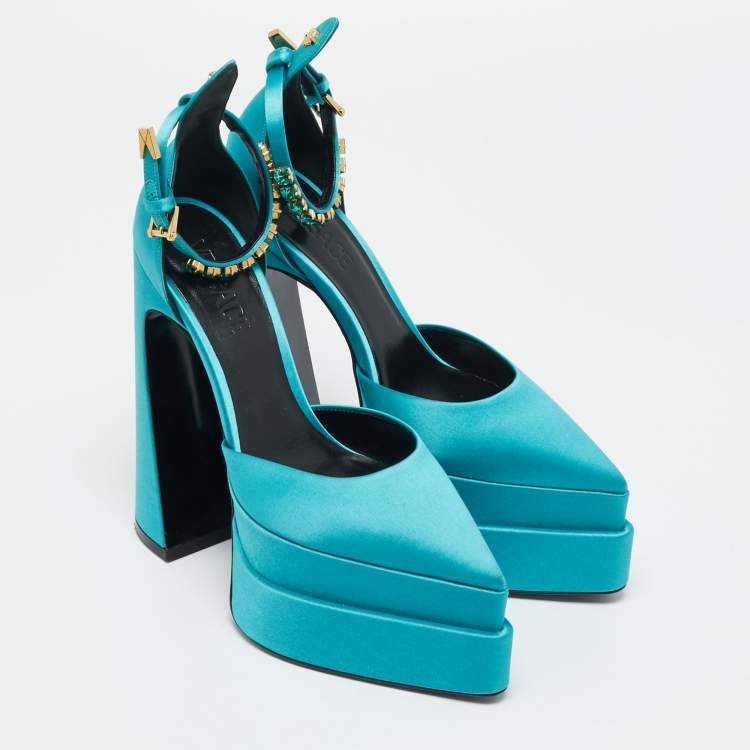مملوكة مسبقًا Versace Medusa Crystal Size 38 Teal Green Satin Platform Pumps