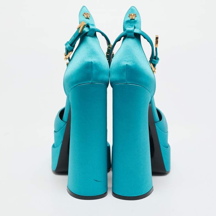 مملوكة مسبقًا Versace Medusa Crystal Size 38 Teal Green Satin Platform Pumps