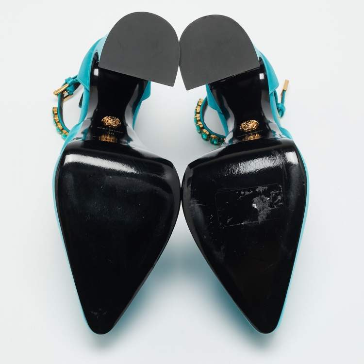 مملوكة مسبقًا Versace Medusa Crystal Size 38 Teal Green Satin Platform Pumps