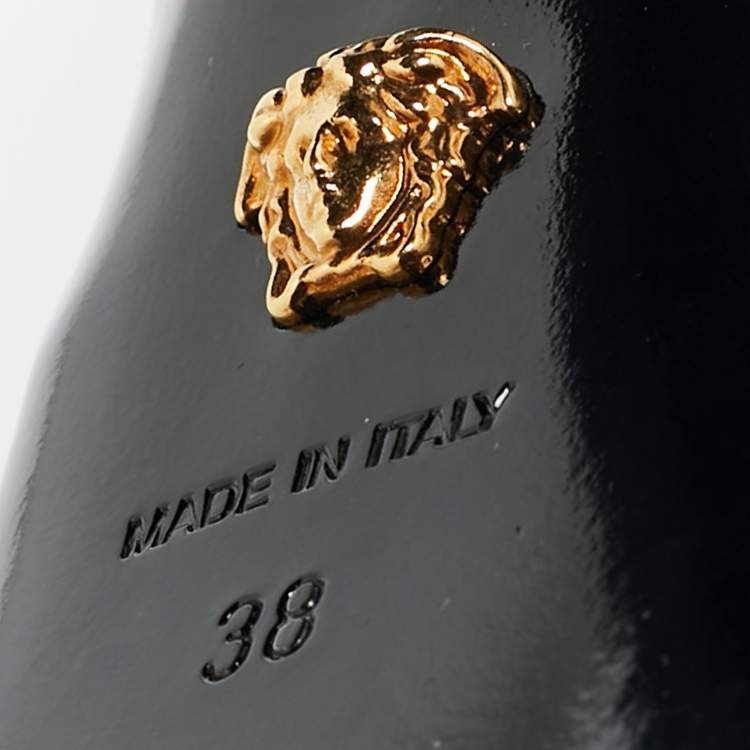 مملوكة مسبقًا Versace Medusa Crystal Size 38 Teal Green Satin Platform Pumps