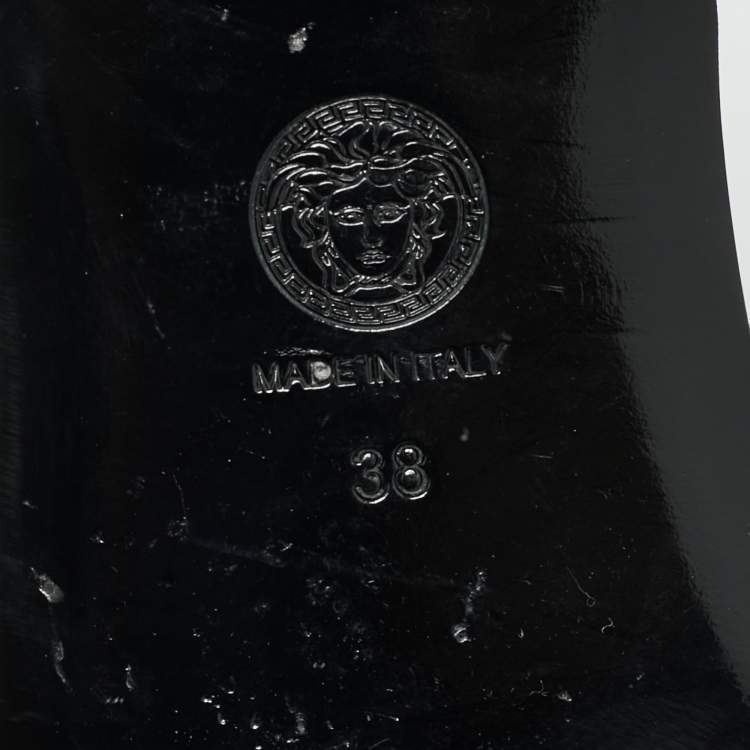 Pre Owned Versace Medusa Size 38 Black Patent Leather Thong Flat Sandals