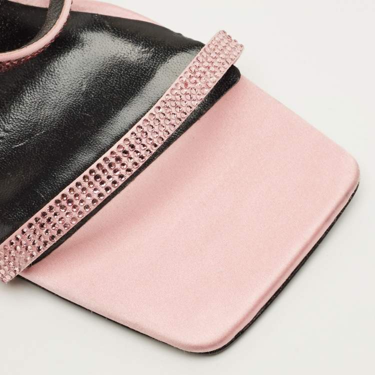 مملوكة مسبقًا Versace Safety Pin Medusa Size 40 Pink Satin Crystal Embellished Ankle Strap Sandals