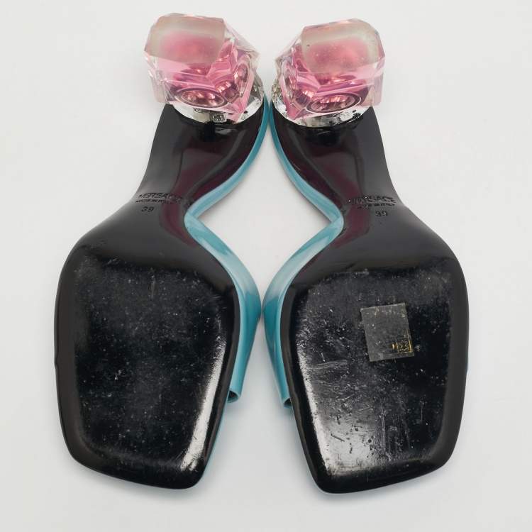 مملوكة مسبقًا Versace Bright Crystal Size 39 Blue Patent Leather Slide Sandals