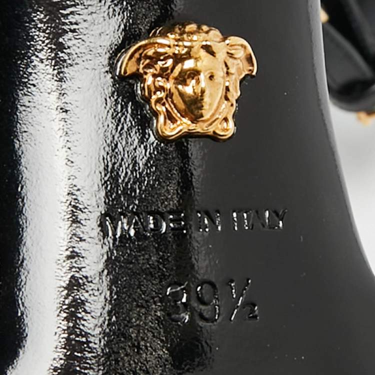 مملوكة مسبقًا Versace Pin-Point Size 39.5 Black Leather Pumps