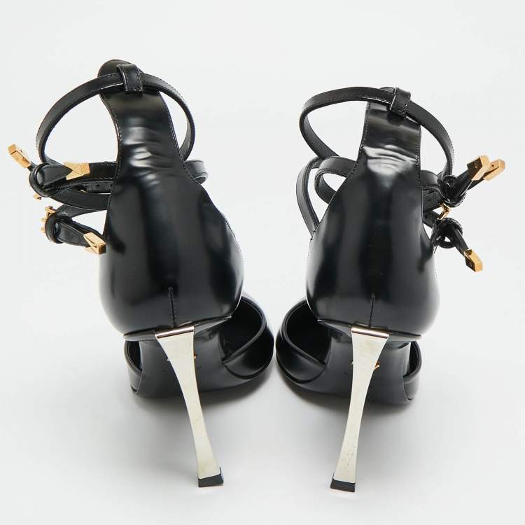 مملوكة مسبقًا Versace Pin-Point Size 39.5 Black Leather Pumps