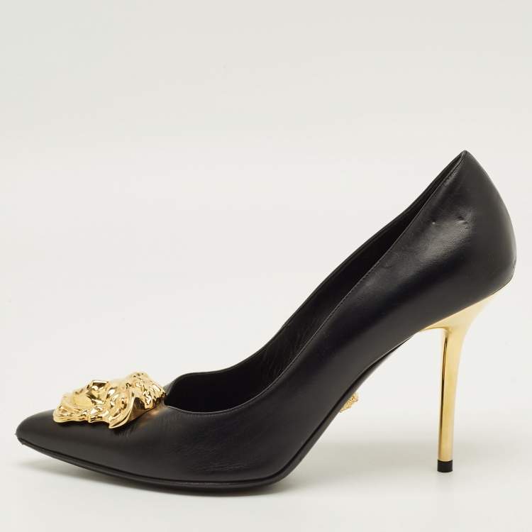 Pre Owned Versace Medusa Size 38.5 Black Leather Pumps