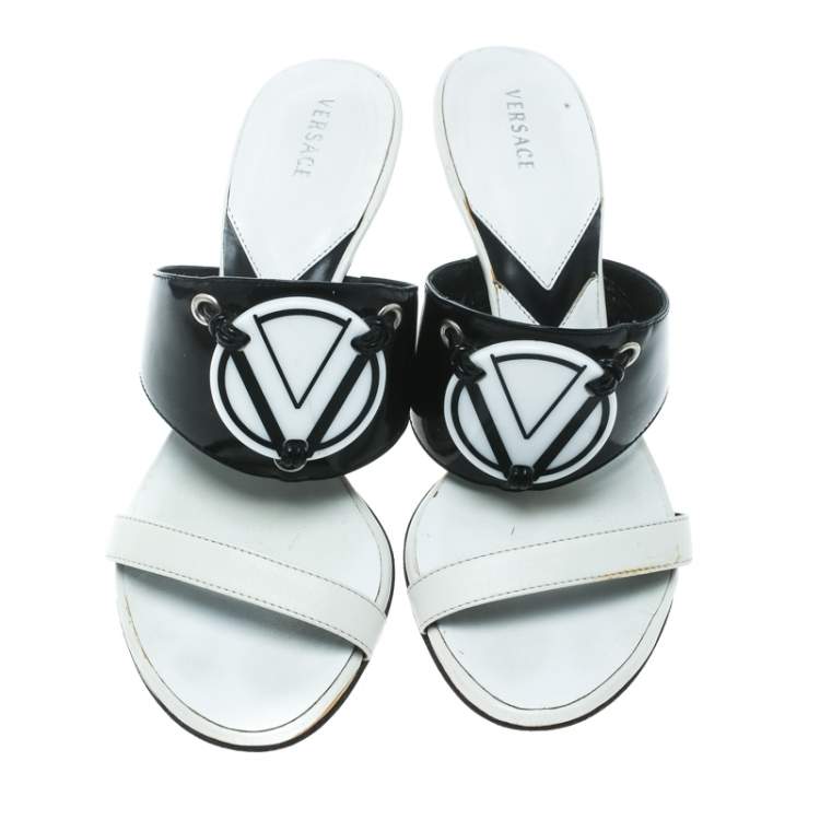 Pre Owned Versace Monochrome Leather Plaque Sandals Size 36