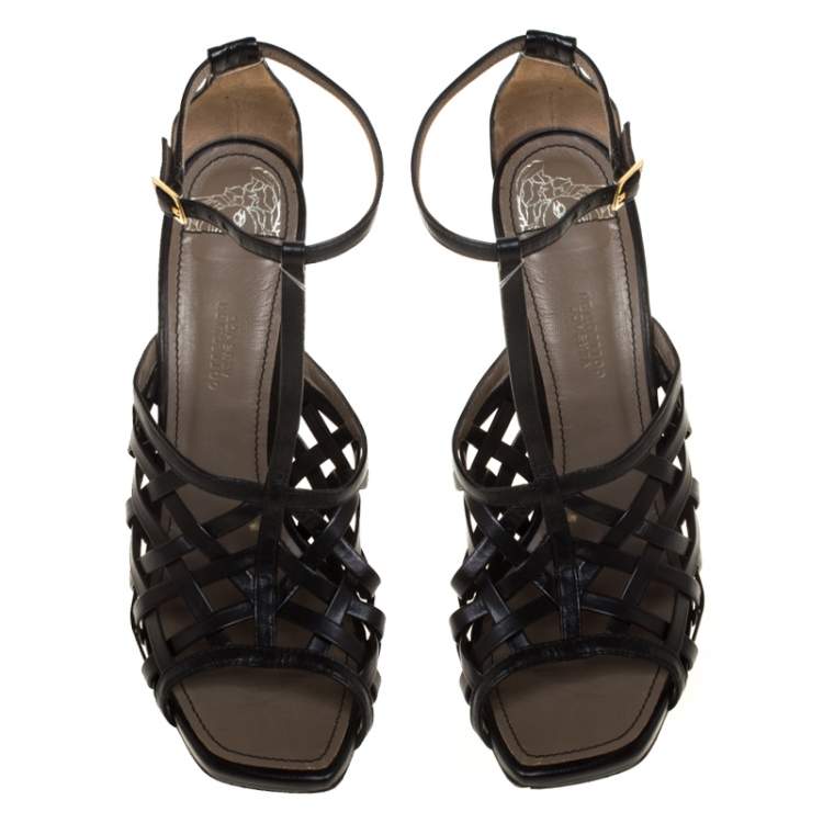 Pre Owned Versace Black Leather Strappy Sandals Size 41