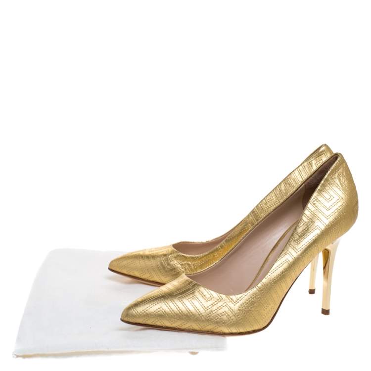 Pre Owned Versace Gold Quilted Leather Pointed Toe Pumps Size 38