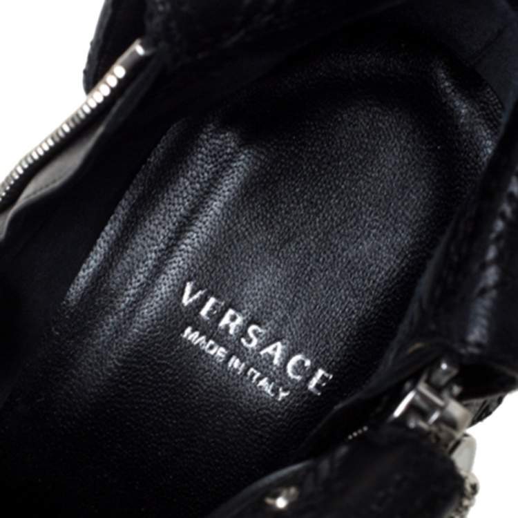 Pre Owned Versace Black Quilted Leather Fold Studded Pointed Toe Ankle Boots Size 41