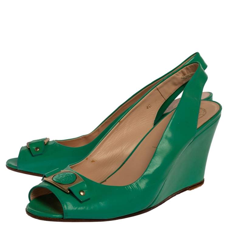 Pre Owned Versace Green Patent Leather Medusa Logo Open Toe Wedge Slingback Sandals Size 40