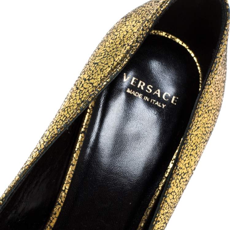 Pre Owned Versace Metallic Gold Textured Leather Medusa Pointed Toe Pumps Size 36