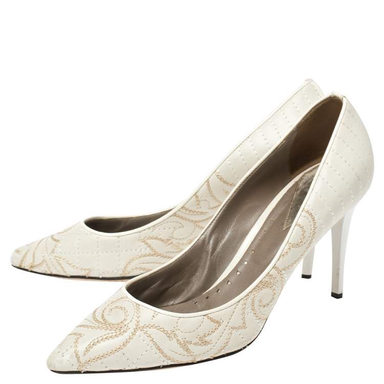 Pre Owned Versace White Embroidered Quilted Leather Pointed Toe Pumps Size 39
