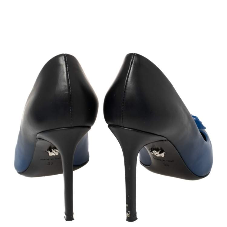 مملوكة مسبقًا Versace Blue Leather Medusa Pointed Toe Pumps Size 36