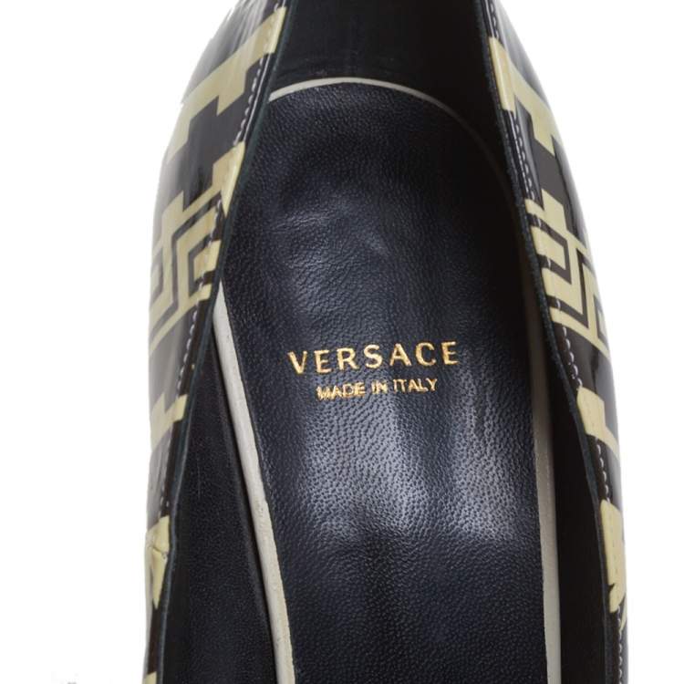 Pre Owned Versace Off White/Light Black Patent Leather Pointed Toe Pumps Size 39