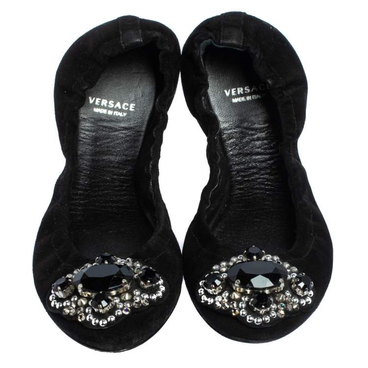 مملوكة مسبقًا Versace Black Suede Embellished Scrunch Ballet Flats Size 36