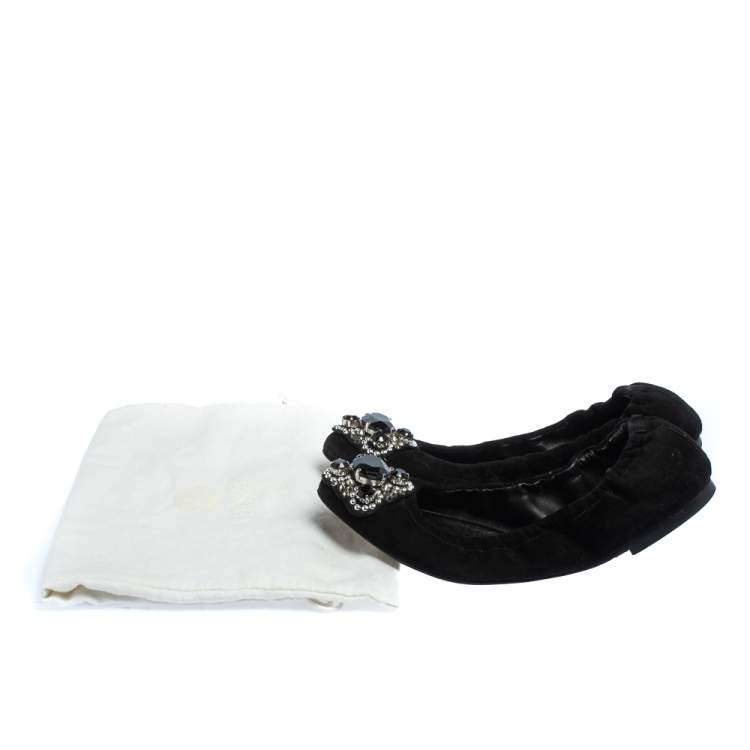مملوكة مسبقًا Versace Black Suede Embellished Scrunch Ballet Flats Size 36