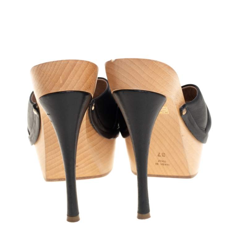 Pre Owned Versace Black Leather Slide Sandals Size 37