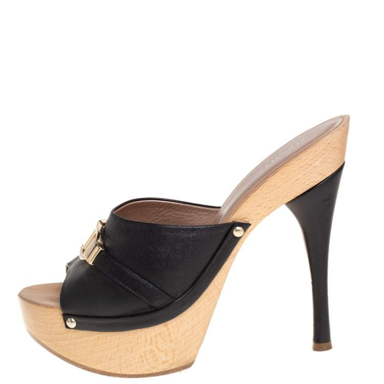 Pre Owned Versace Black Leather Slide Sandals Size 37