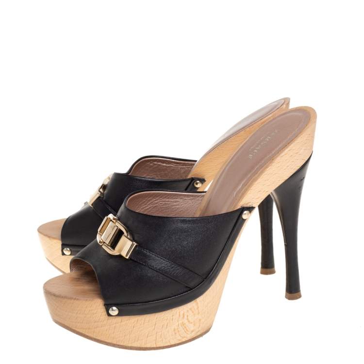 Pre Owned Versace Black Leather Slide Sandals Size 37