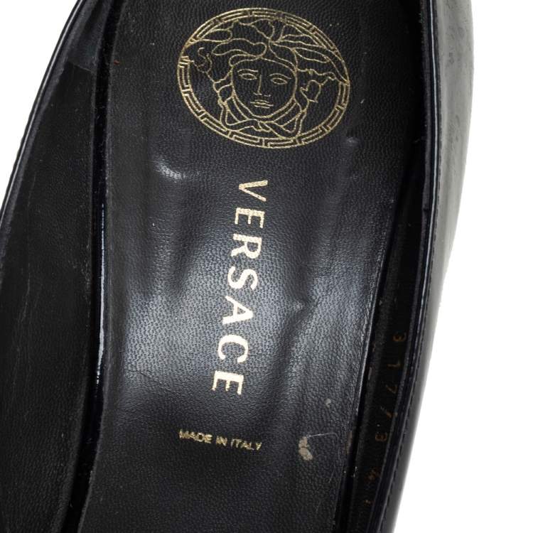 Pre Owned Versace Black Patent Leather Medusa Logo Pointed Toe Pumps Size 41