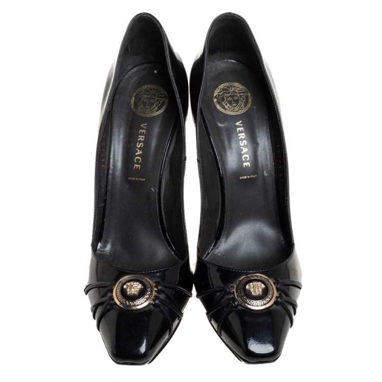 Pre Owned Versace Black Patent Leather Medusa Logo Pointed Toe Pumps Size 41