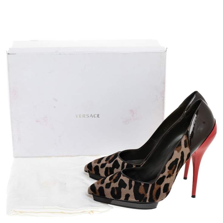 مملوكة مسبقًا Versace Brown Leopard Print Calf Hair And Patent Leather Pointed Toe Pumps Size 41