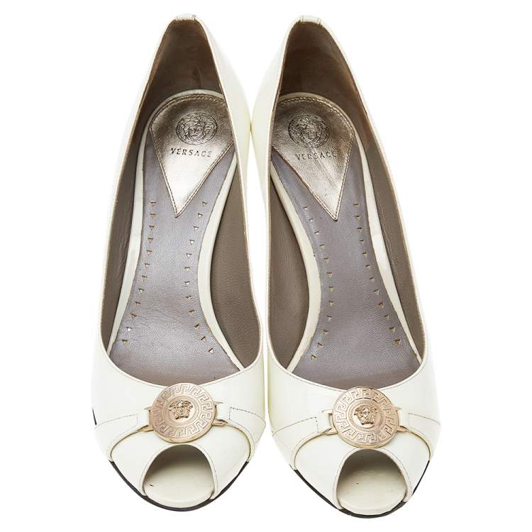 Pre Owned Versace White Patent Leather Medusa Peep Toe Pumps Size 39