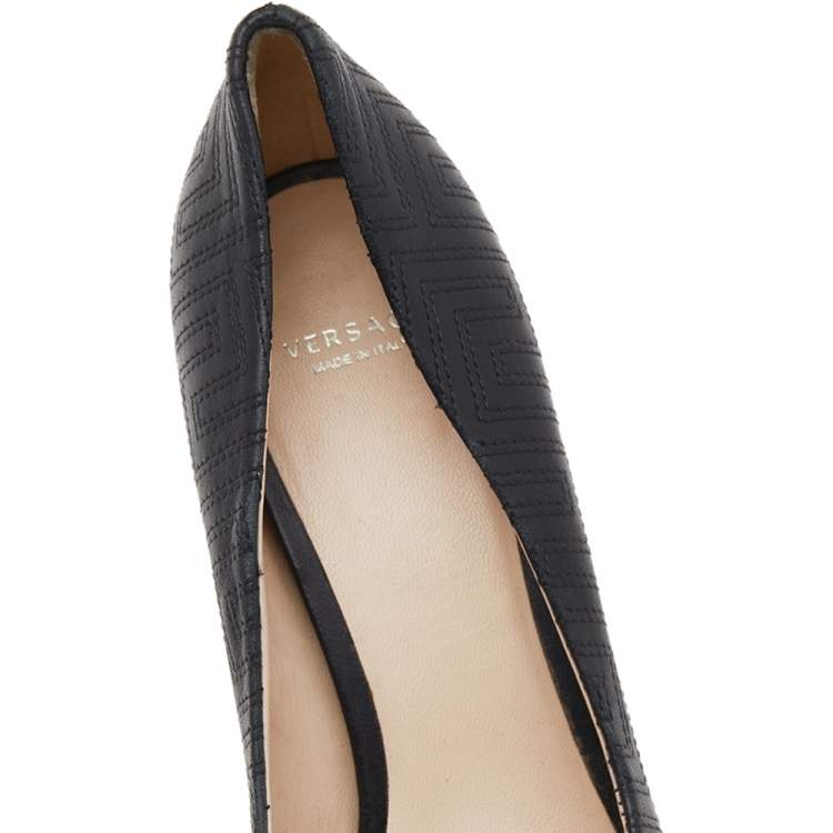 Pre Owned Versace Black Quilted Leather Peep Toe Pumps Size 38