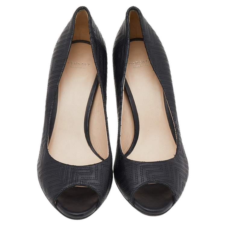 Pre Owned Versace Black Quilted Leather Peep Toe Pumps Size 38
