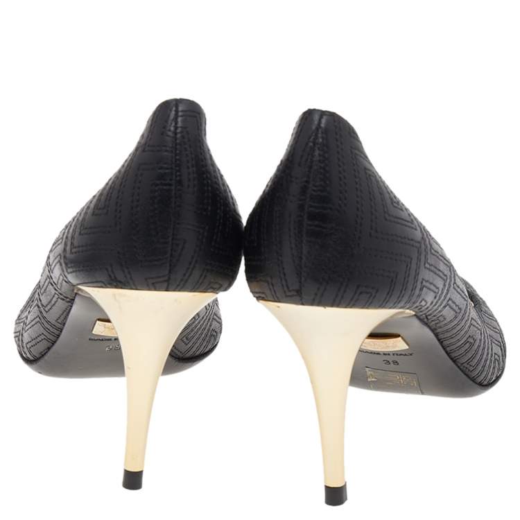 Pre Owned Versace Black Quilted Leather Peep Toe Pumps Size 38