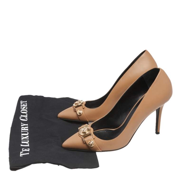 مملوكة مسبقًا Versace Brown Leather Pointed Toe Pumps Size 40