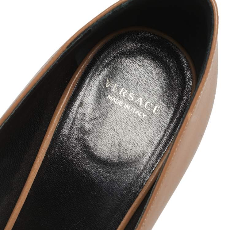مملوكة مسبقًا Versace Brown Leather Pointed Toe Pumps Size 40