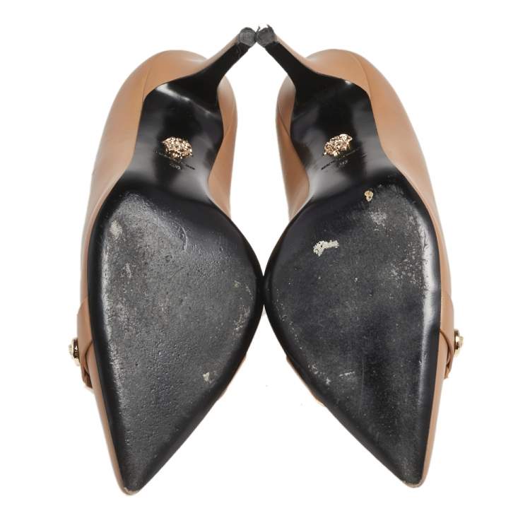 مملوكة مسبقًا Versace Brown Leather Pointed Toe Pumps Size 40