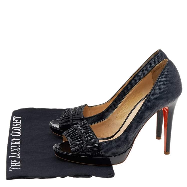 Pre Owned Versace Navy Blue/Black Raffia And Patent Leather Peep Toe Pumps Size 38