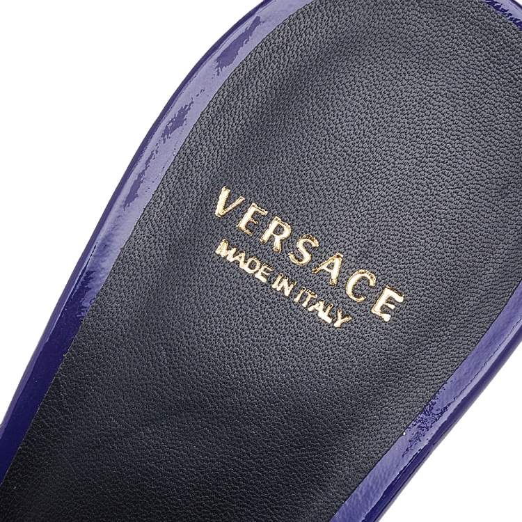 مملوكة مسبقًا Versace Blue Patent Leather Medusa Heels Mule Sandals Size 40