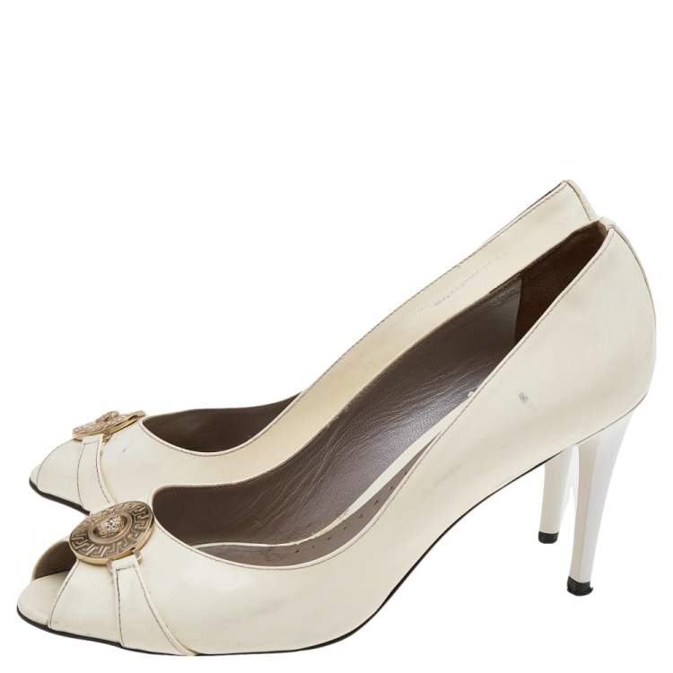 Pre Owned Versace Cream Patent Leather Medusa Peep Toe Pumps Size 37.5