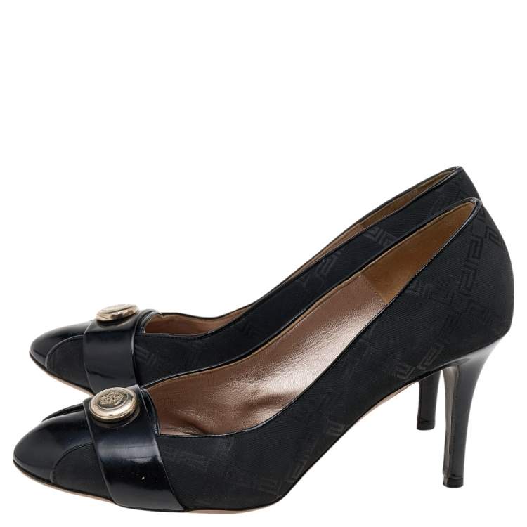 مملوكة مسبقًا Versace Black Fabric And Patent Leather Medusa Pumps Size 37