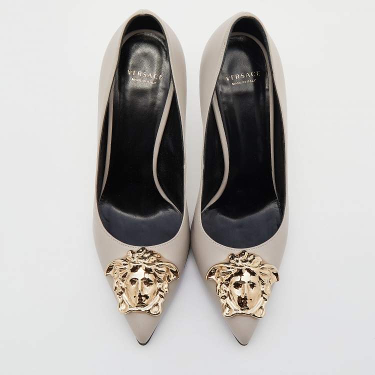 Pre Owned Versace Grey Leather Medusa Pointed Toe Pumps Size 36.5