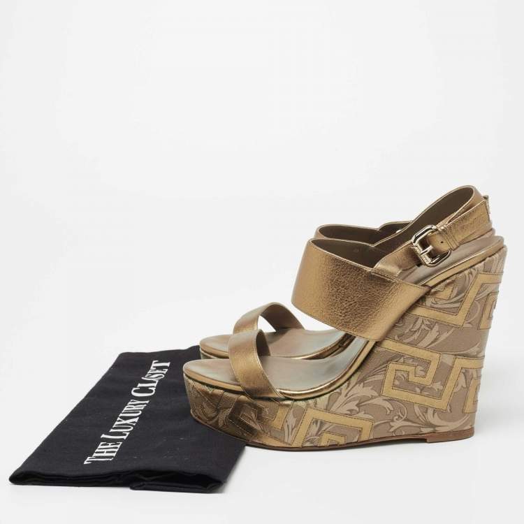 Pre Owned Versace Metallic Gold Leather Wedge Platform Sandals Size 40