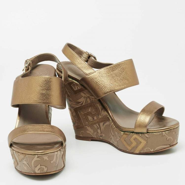 Pre Owned Versace Metallic Gold Leather Wedge Platform Sandals Size 40