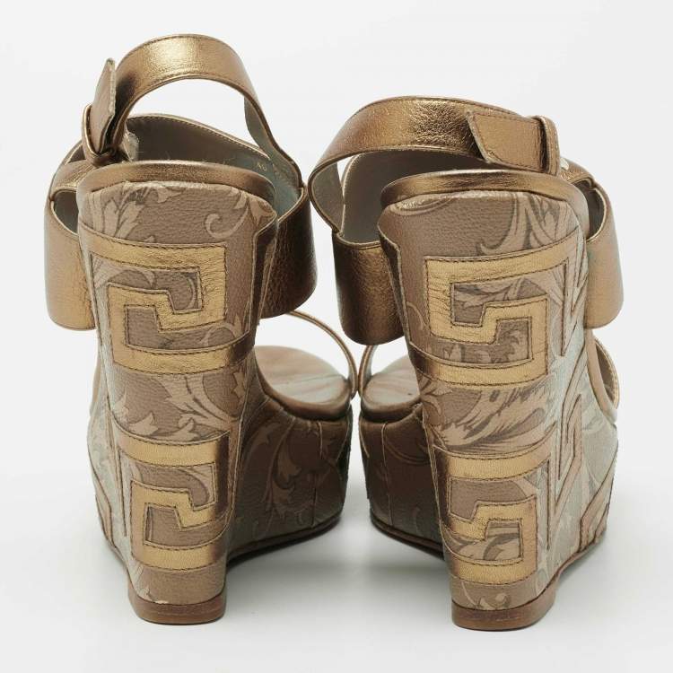Pre Owned Versace Metallic Gold Leather Wedge Platform Sandals Size 40