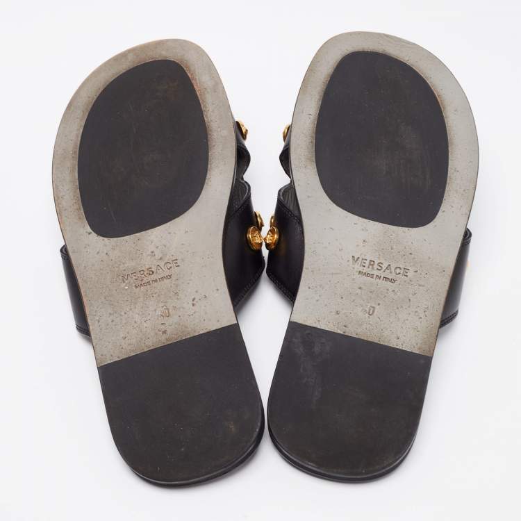 Pre Owned Versace Black Medusa Logo Embellished Leather Slide Sandals Size 40