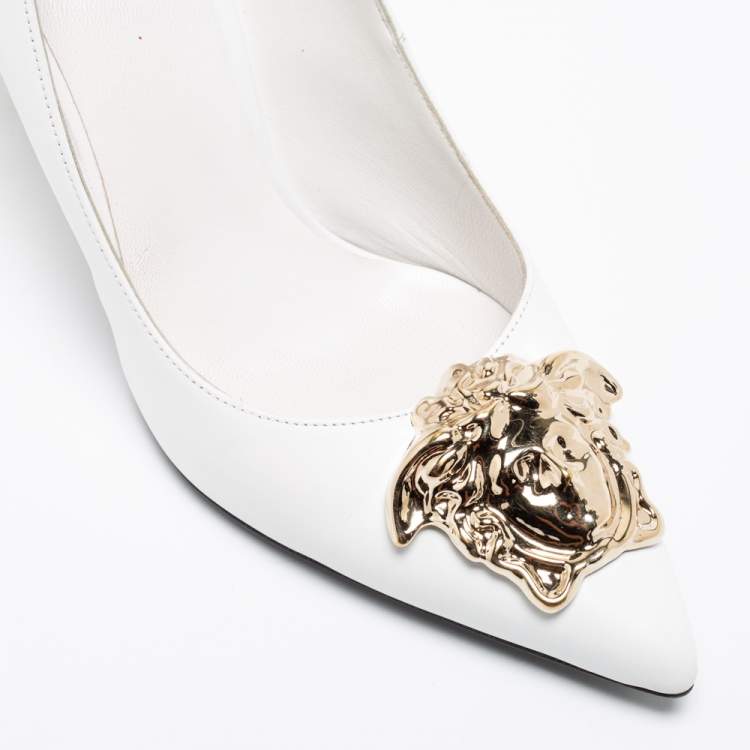 Pre Owned Versace White Leather Medusa Pointed Toe Pumps Size 39.5