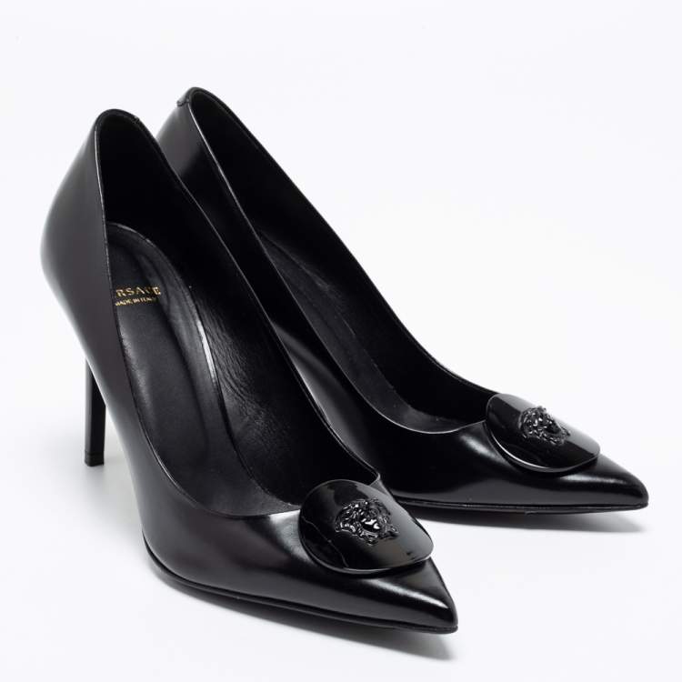 Pre Owned Versace Black Patent Leather Medusa  Pumps Size 37