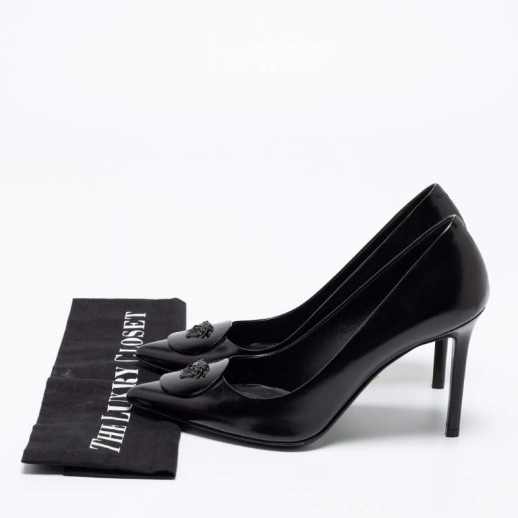 Pre Owned Versace Black Patent Leather Medusa  Pumps Size 37