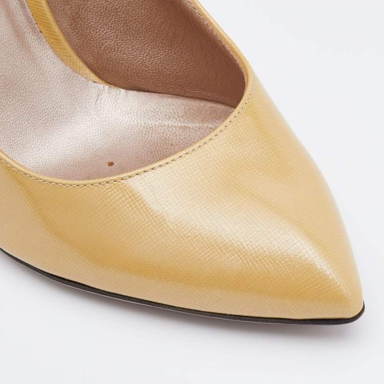 Pre Owned Versace Light Yellow Patent Leather Pointed Toe Pumps Size 38